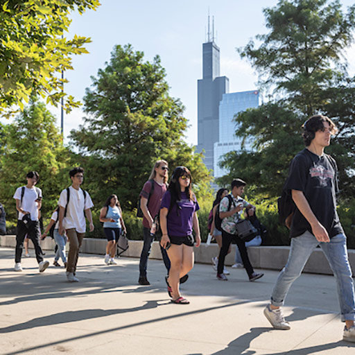 UIC students return to campus for the first week of the fall semester